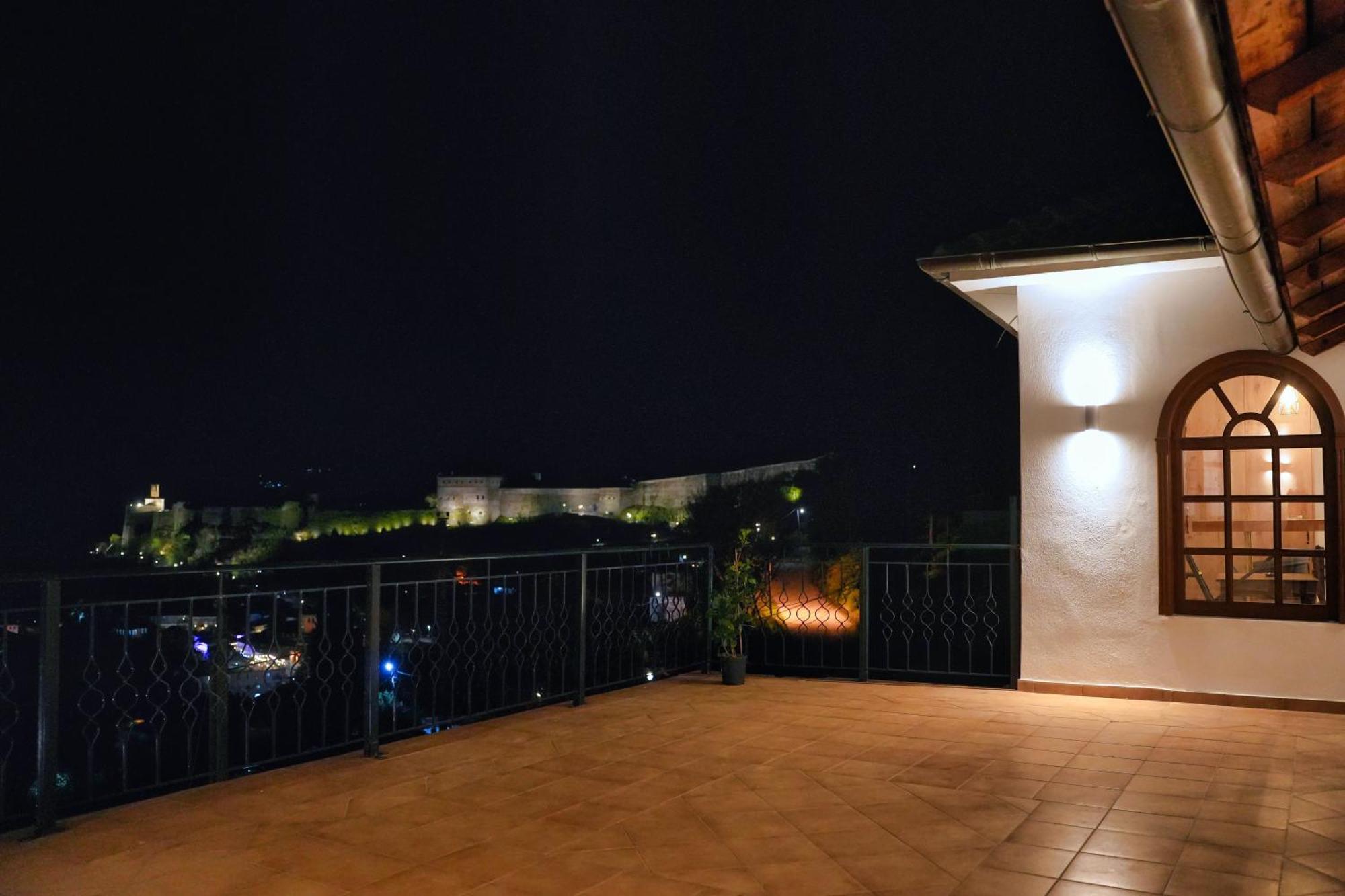 Gjirokastër Emblematic House Apartment 4 מראה חיצוני תמונה