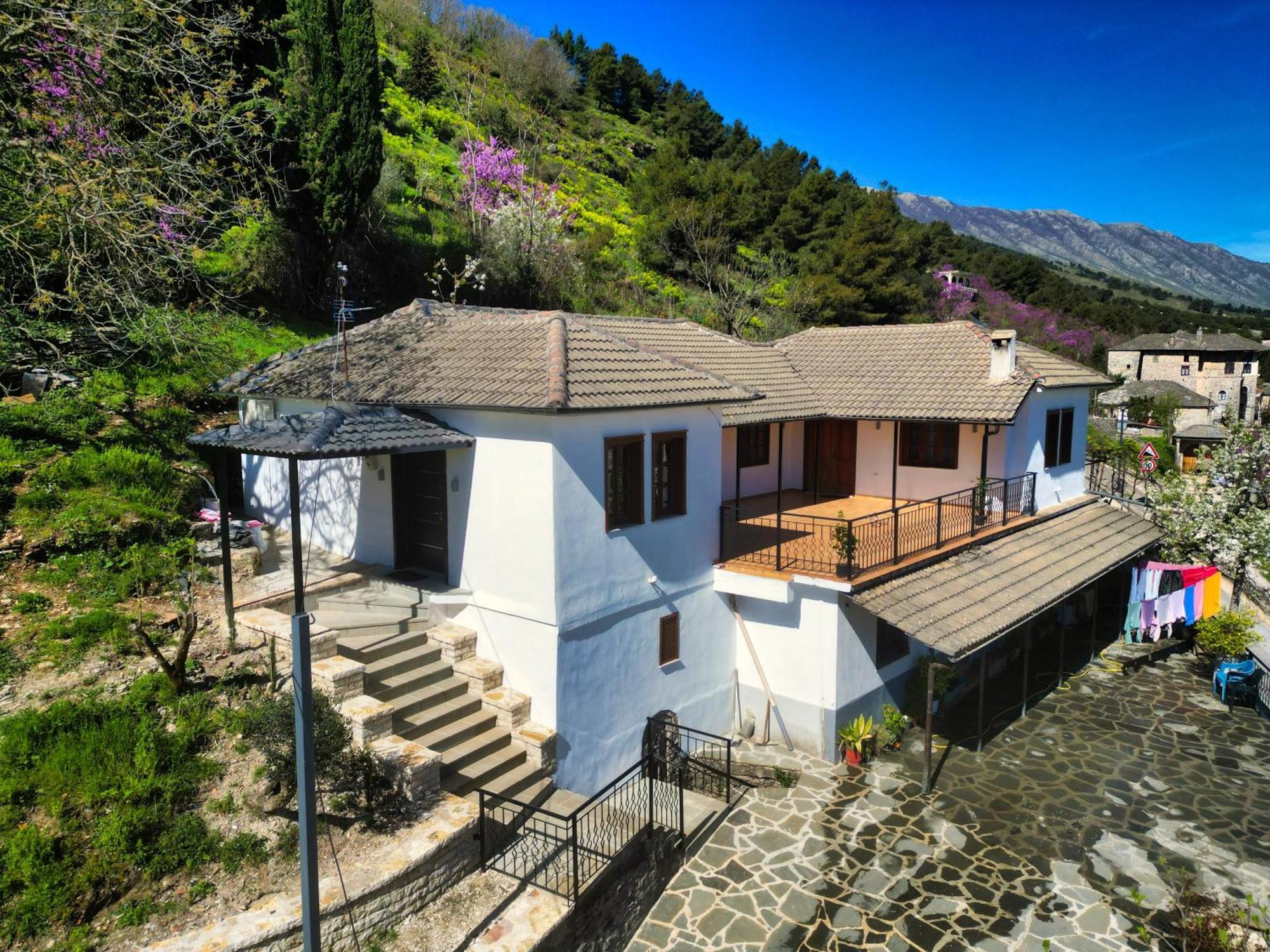 Gjirokastër Emblematic House Apartment 4 מראה חיצוני תמונה