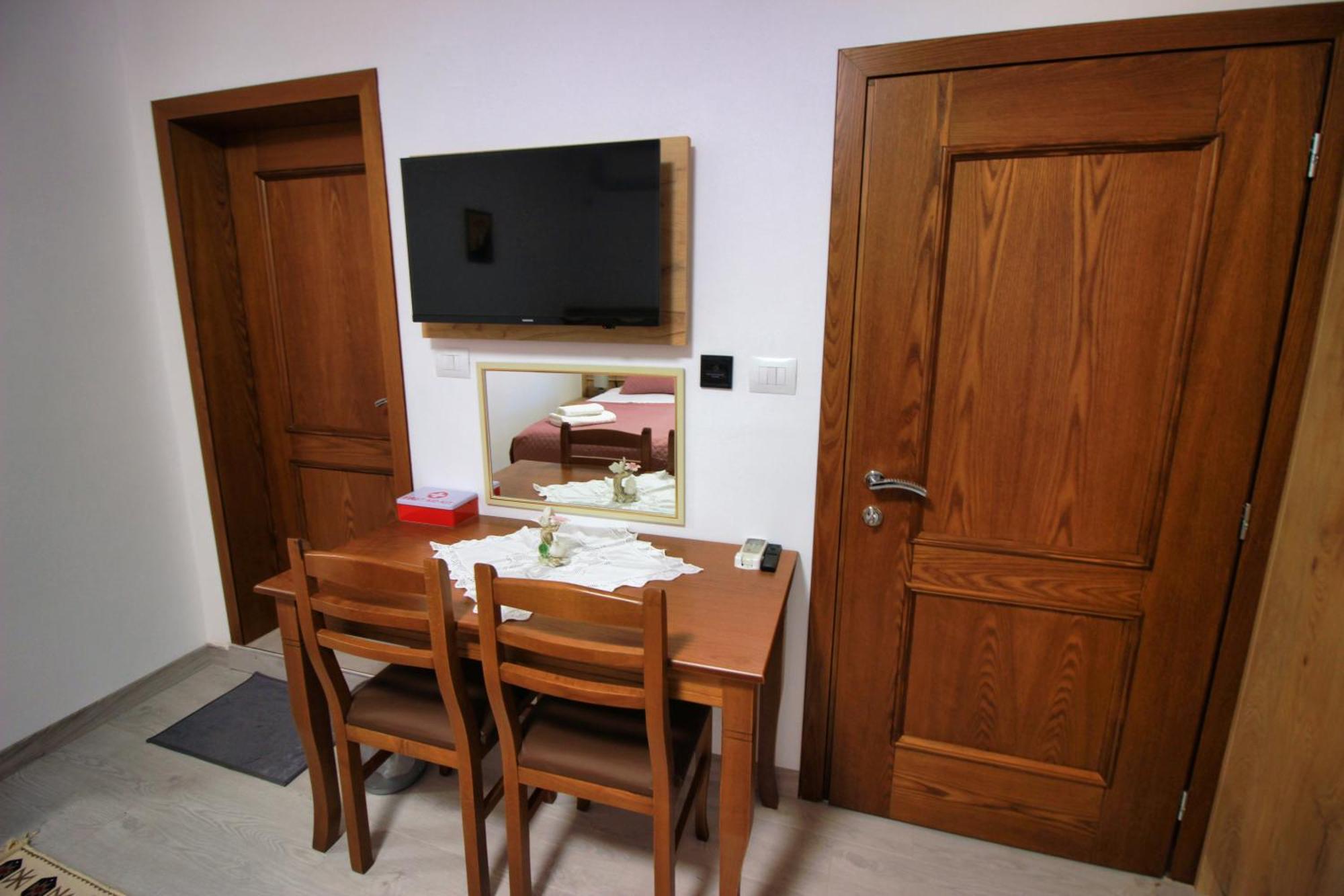 Gjirokastër Emblematic House Apartment 4 מראה חיצוני תמונה