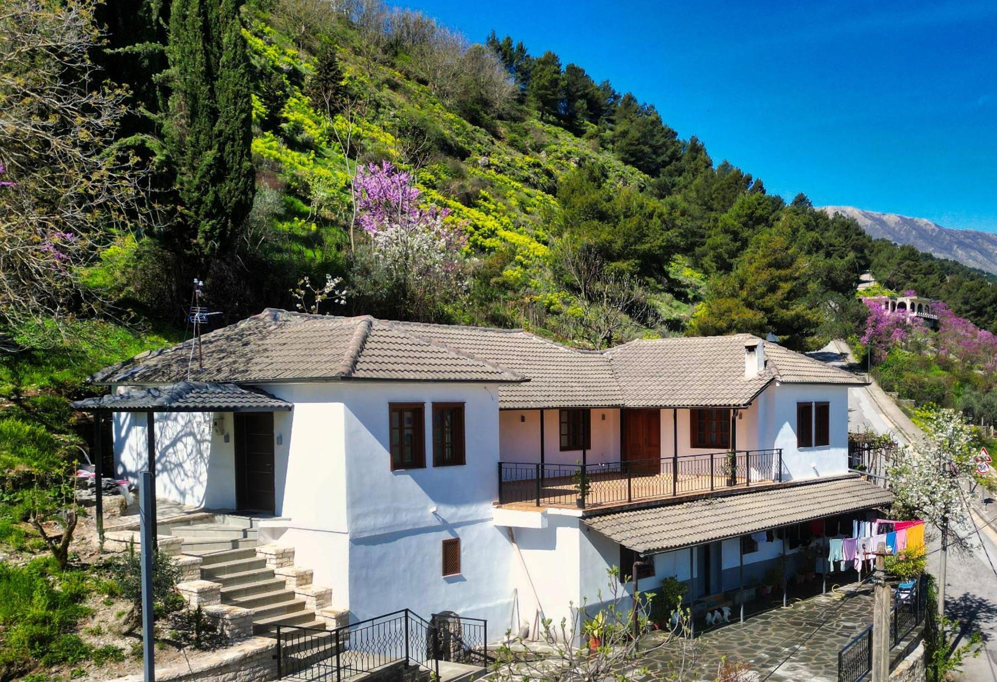 Gjirokastër Emblematic House Apartment 4 מראה חיצוני תמונה