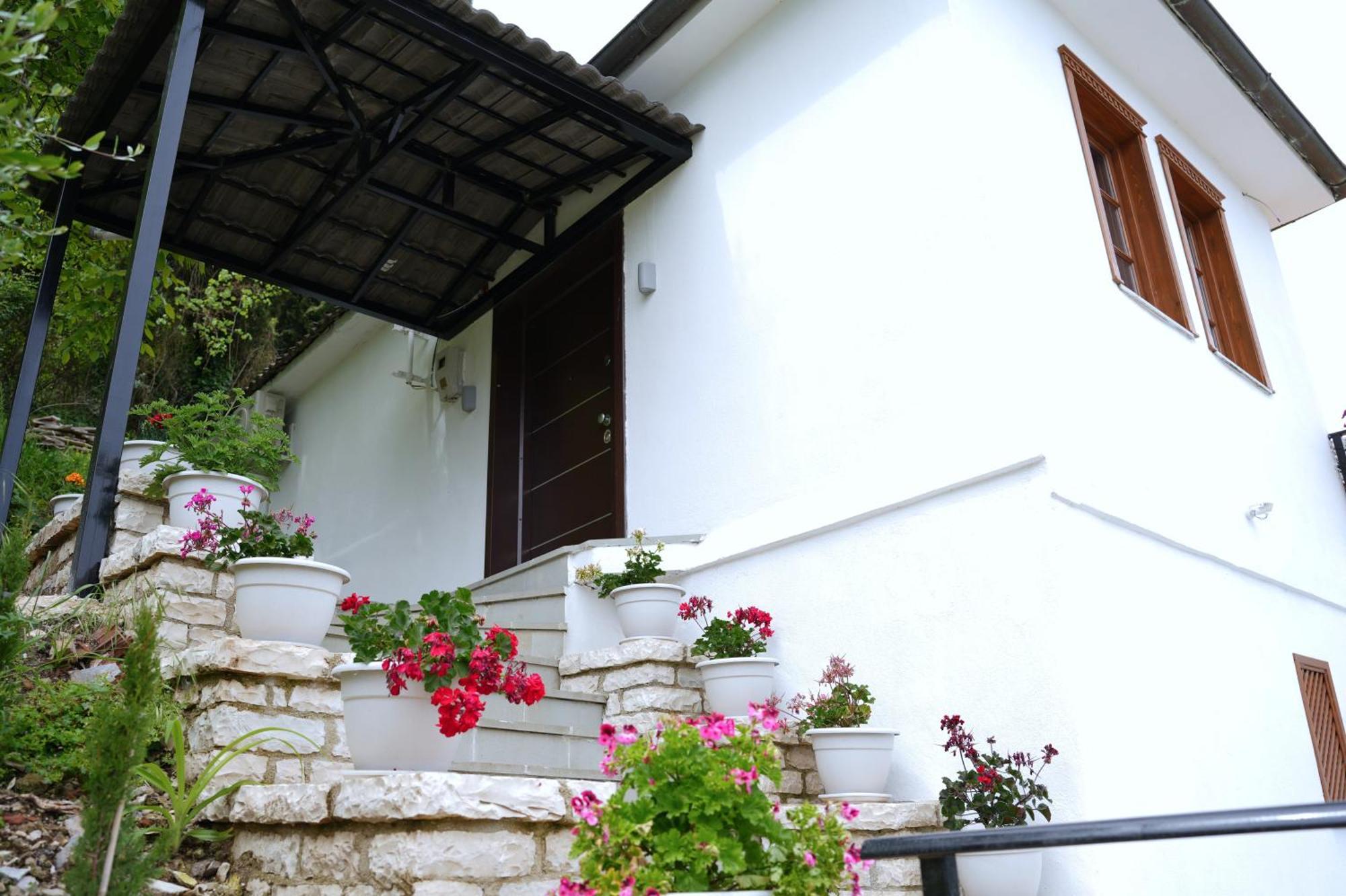 Gjirokastër Emblematic House Apartment 4 מראה חיצוני תמונה